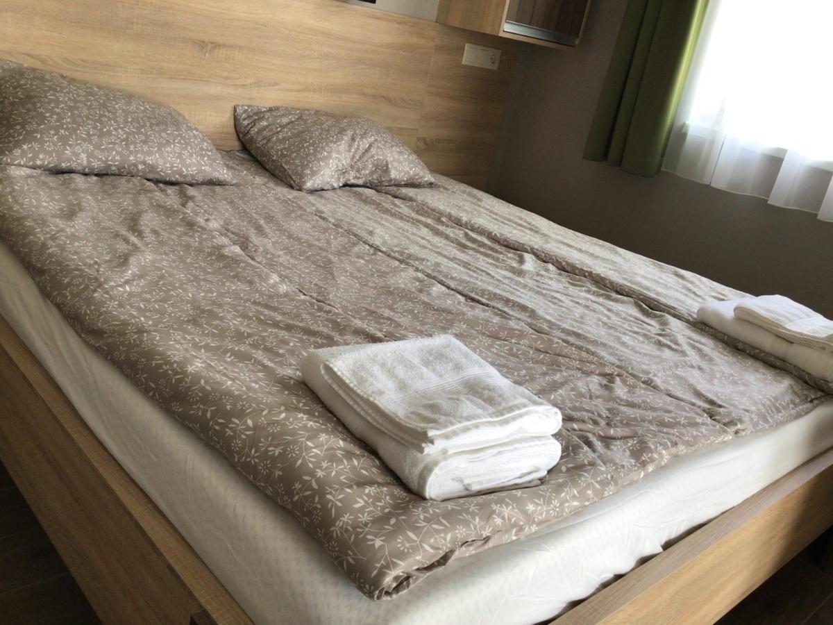 Th-Lux Apartman Hajdúszoboszló Екстериор снимка